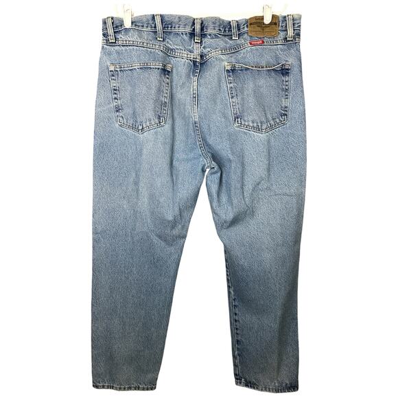 Men’s Wrangler Light Wash ‘Regular Fit’ 100& Cotton Blue Jeans Denim Size 40x30 - Picture 2 of 9